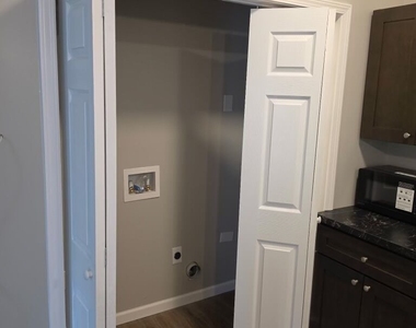 207 N 400 Center Lane - Photo Thumbnail 8