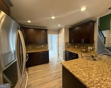 839 Michael Lee Way - Photo Thumbnail 16