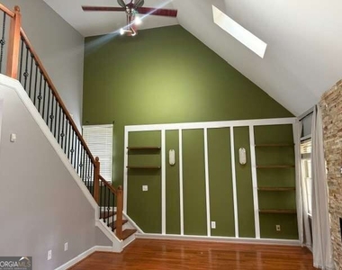 839 Michael Lee Way - Photo Thumbnail 9