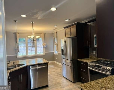 839 Michael Lee Way - Photo Thumbnail 18