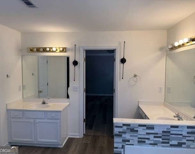 839 Michael Lee Way - Photo Thumbnail 46