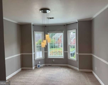 839 Michael Lee Way - Photo Thumbnail 6