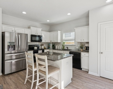 566 Skye Drive - Photo Thumbnail 5