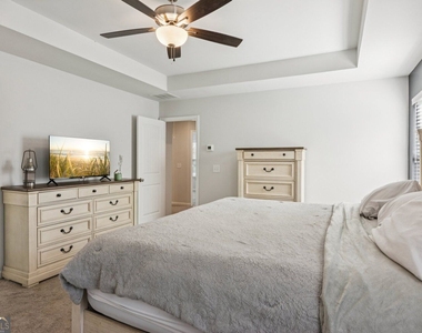566 Skye Drive - Photo Thumbnail 10
