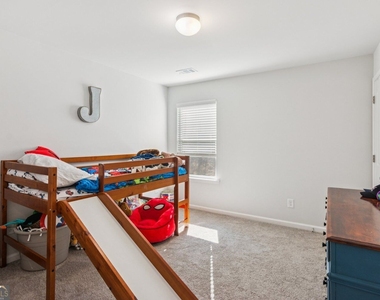 566 Skye Drive - Photo Thumbnail 13