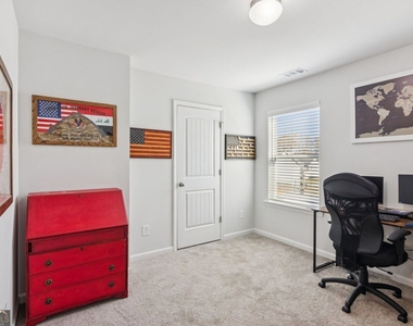 566 Skye Drive - Photo Thumbnail 14