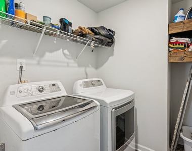 566 Skye Drive - Photo Thumbnail 17