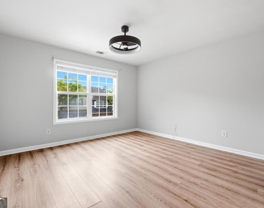 1006 Ivydale Circle - Photo Thumbnail 20