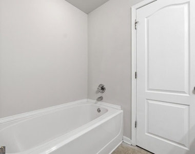1006 Ivydale Circle - Photo Thumbnail 16