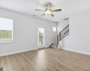 139 Chastain Drive - Photo Thumbnail 11