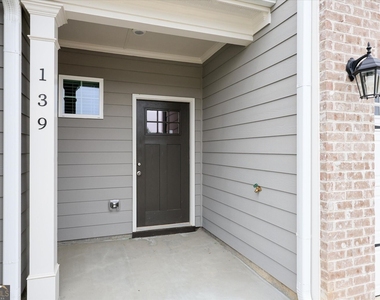 139 Chastain Drive - Photo Thumbnail 2