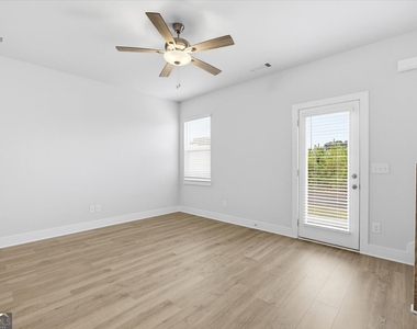 139 Chastain Drive - Photo Thumbnail 12