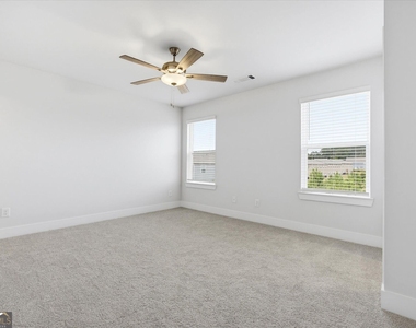 139 Chastain Drive - Photo Thumbnail 14