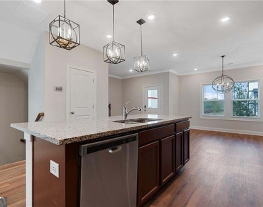 126 Reagan Street - Photo Thumbnail 11