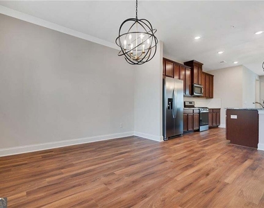 126 Reagan Street - Photo Thumbnail 6