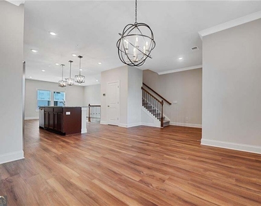 126 Reagan Street - Photo Thumbnail 7