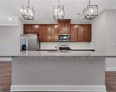 126 Reagan Street - Photo Thumbnail 9