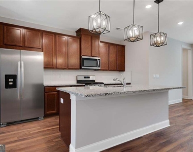 126 Reagan Street - Photo Thumbnail 8