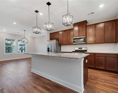126 Reagan Street - Photo Thumbnail 10