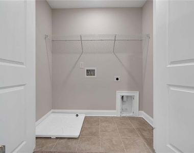 126 Reagan Street - Photo Thumbnail 28