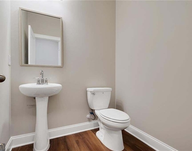 126 Reagan Street - Photo Thumbnail 17