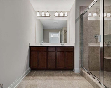 126 Reagan Street - Photo Thumbnail 22