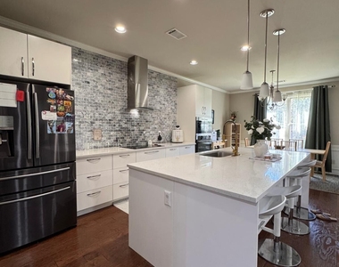 5786 Apple Grove Road - Photo Thumbnail 4