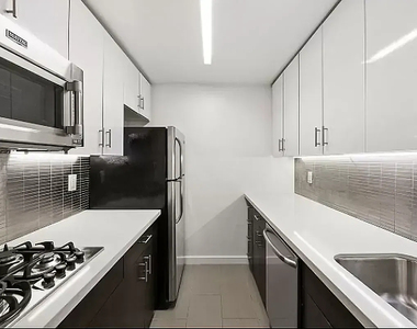 32nd &  Lexington Avenue - Photo Thumbnail 7