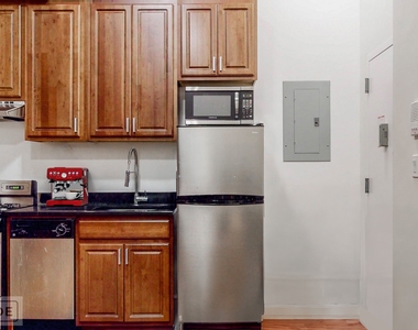 55 West 105th Street - Photo Thumbnail 1