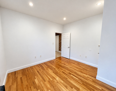 118 Quincy Street - Photo Thumbnail 7