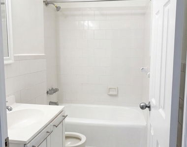 East 79th Street - Photo Thumbnail 3