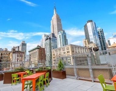 East 31st Street And Madison Avenue - Photo Thumbnail 5