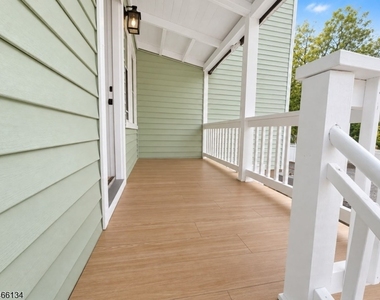 54 Park Ave - Photo Thumbnail 1