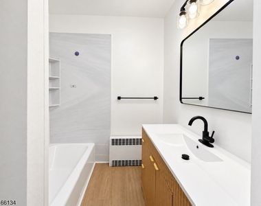 54 Park Ave - Photo Thumbnail 5