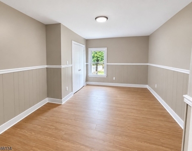 54 Park Ave - Photo Thumbnail 6