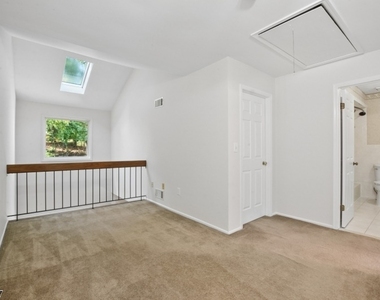 125 Patriots Rd - Photo Thumbnail 6