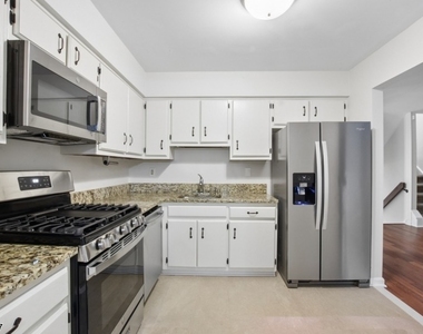 125 Patriots Rd - Photo Thumbnail 3