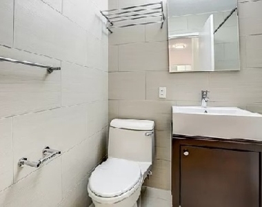 East 28th Street - Photo Thumbnail 6