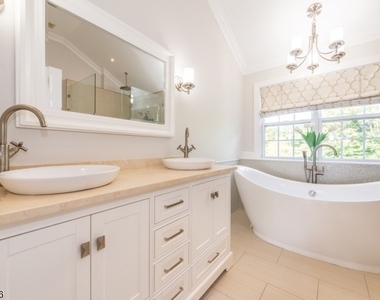 22 Saunders Ln - Photo Thumbnail 20