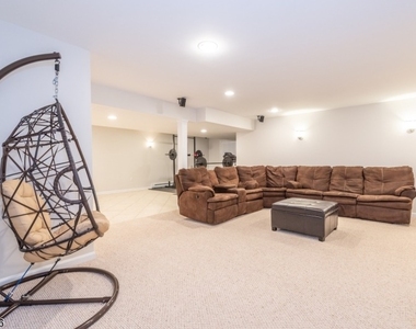 22 Saunders Ln - Photo Thumbnail 26