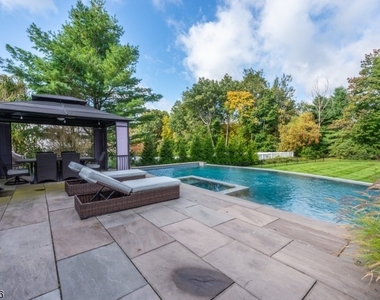 22 Saunders Ln - Photo Thumbnail 31
