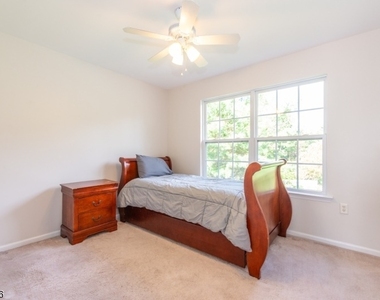 22 Saunders Ln - Photo Thumbnail 23
