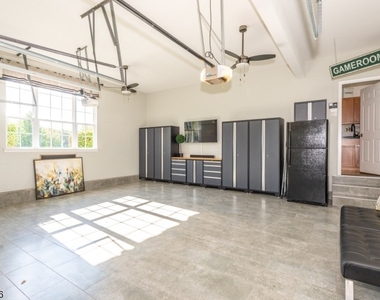 22 Saunders Ln - Photo Thumbnail 29