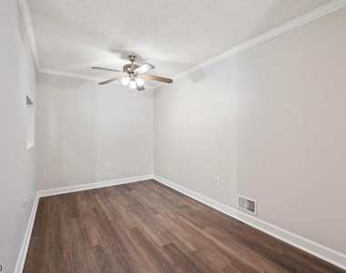 77 Sapphire Ln - Photo Thumbnail 6