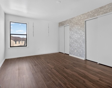 233 Spruce Ct - Photo Thumbnail 15