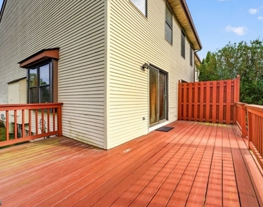 233 Spruce Ct - Photo Thumbnail 17