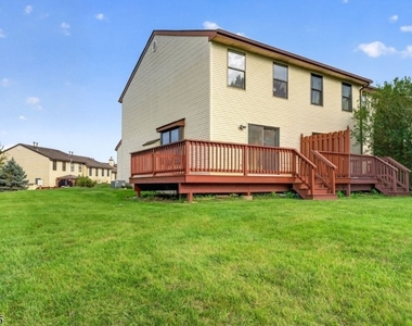 233 Spruce Ct - Photo Thumbnail 1