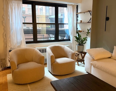 345 East 81st Street - Photo Thumbnail 10
