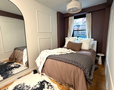 345 East 81st Street - Photo Thumbnail 3