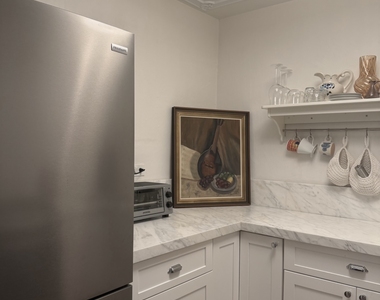 345 East 81st Street - Photo Thumbnail 5